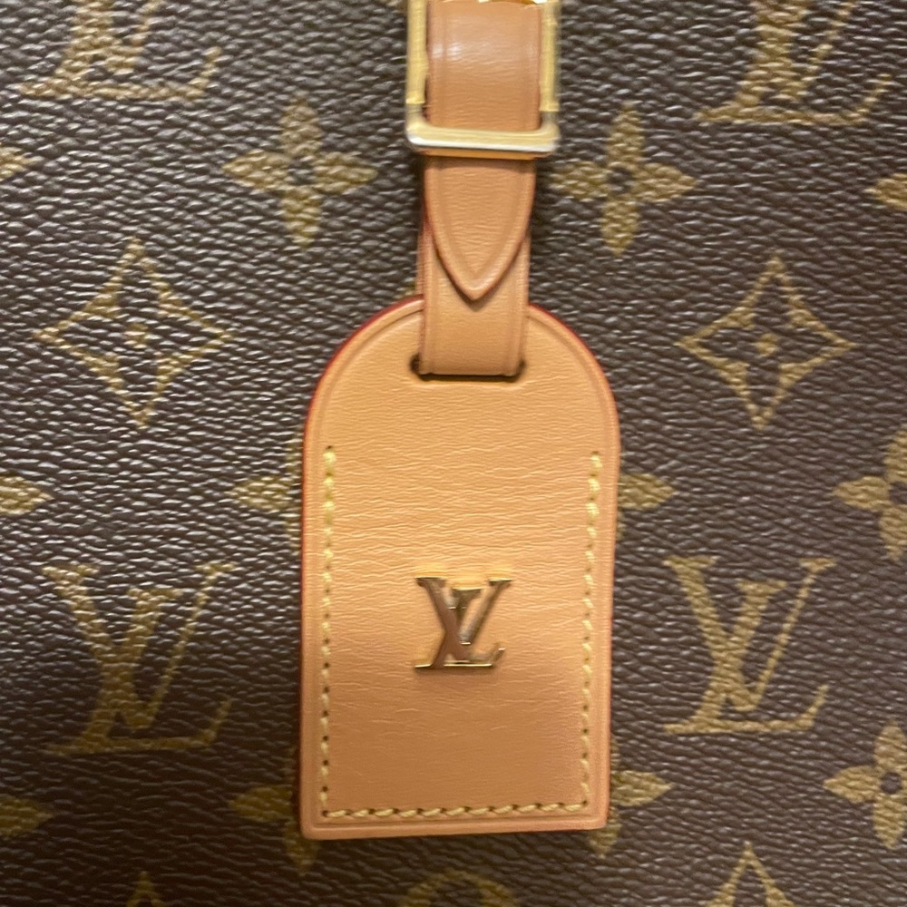 Excellent condition, with box and dust bag.less than a year old . - Picture 4 of 10